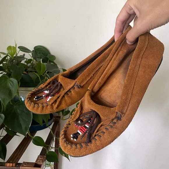 Minnetonka Women’s Beaded Tassel Moccasins Size 7 - Picture 3 of 8